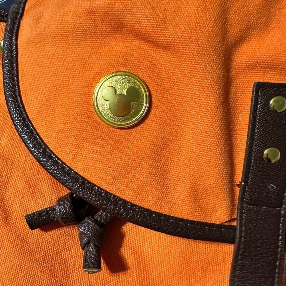 Disneyland Hong Kong orange backpack - Picture 6 of 6